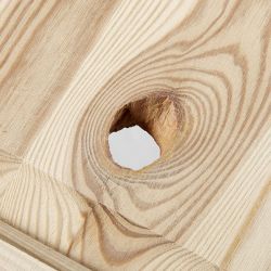 Straight-through knot in a door